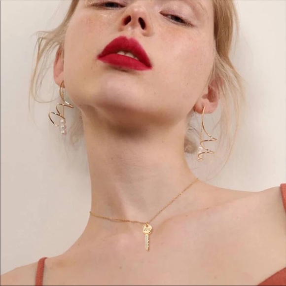 DAINTY GOLD LOVE KEY NECKLACE - Picture 2 of 5